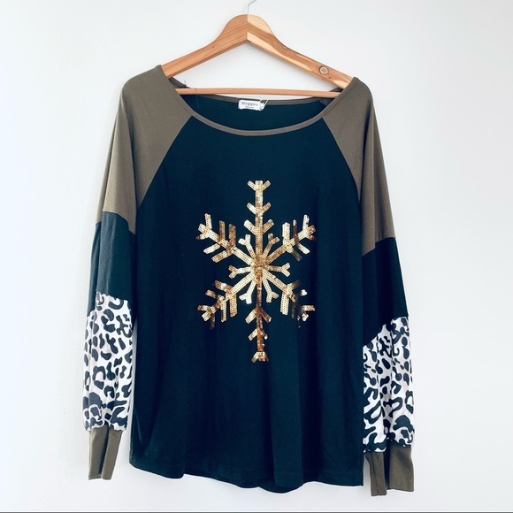 Naggoo Tops - NWT Naggoo Gold Sequin Snowflake Top Animal Cheetah Print Details Large